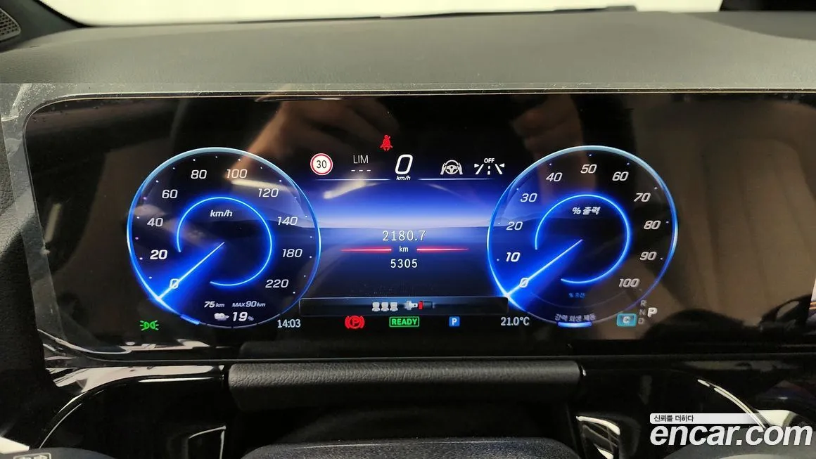 Mercedes-Benz EQA — фото 9