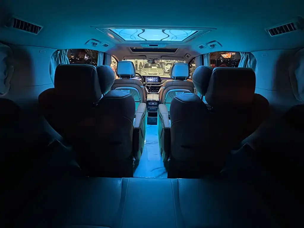 Buick GL8 2023 из CN, фото 8