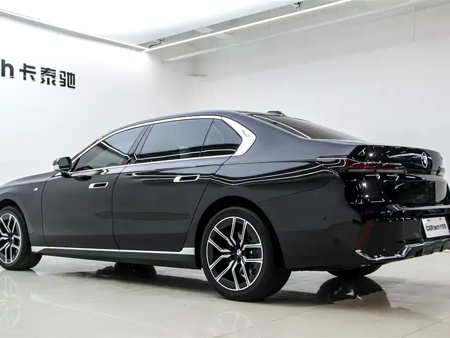 BMW 7 Series 2026 из CN, фото 10