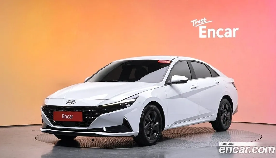 Hyundai AVANTE — фото 1