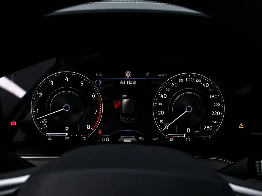 Volkswagen Touareg 2023 из CN, фото 2