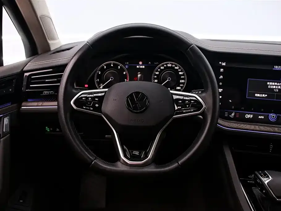 Volkswagen Touareg 2023 из CN, фото 7