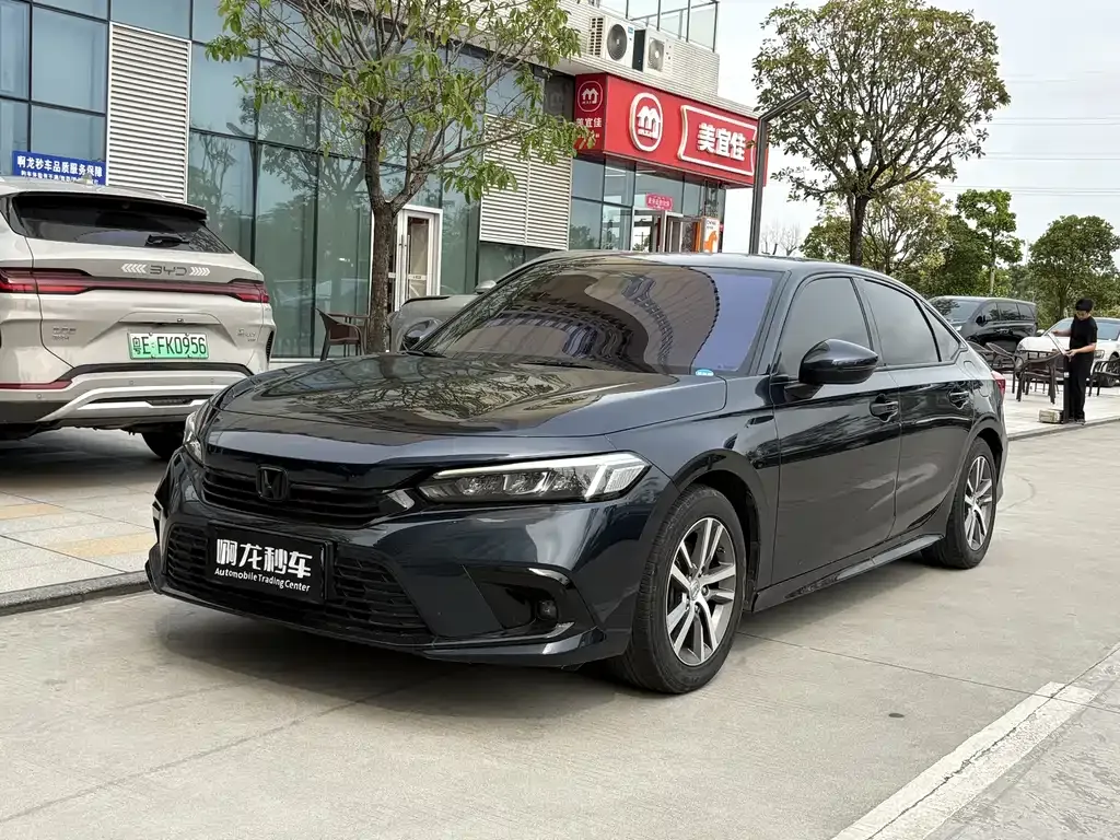 Honda Civic — фото 1
