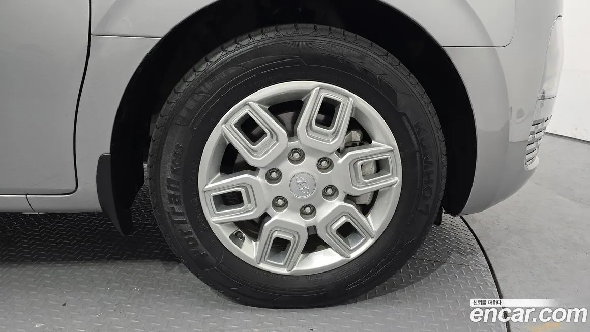 Hyundai Staria — фото 3