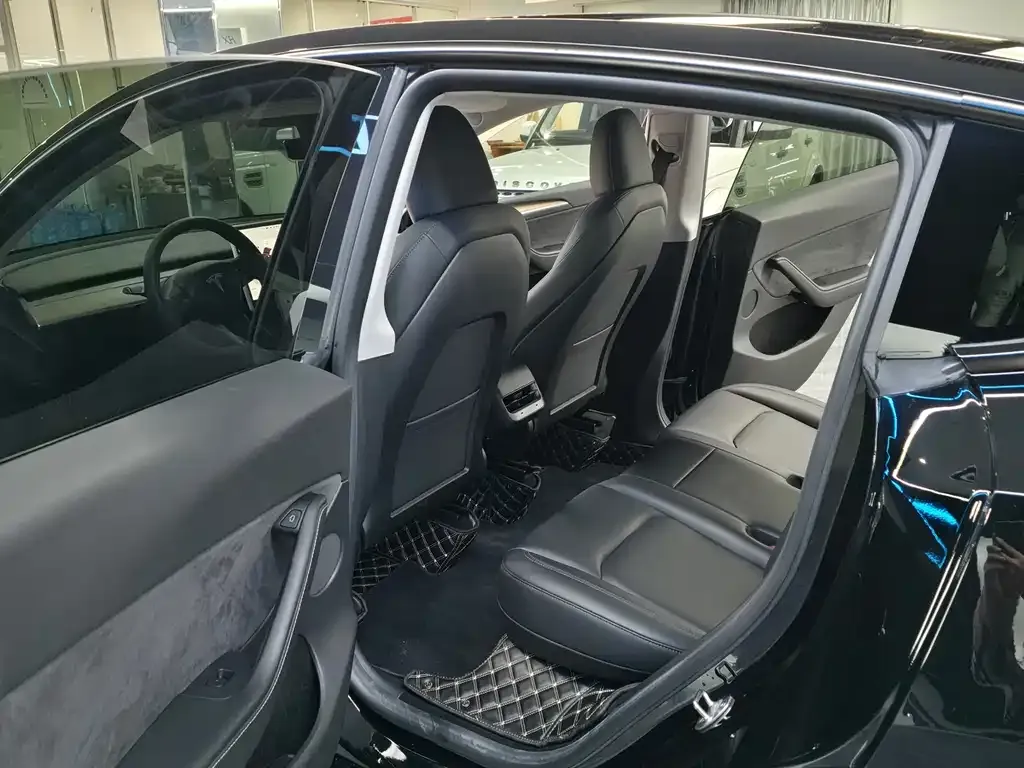 Tesla Model Y 2023 из CN, фото 10