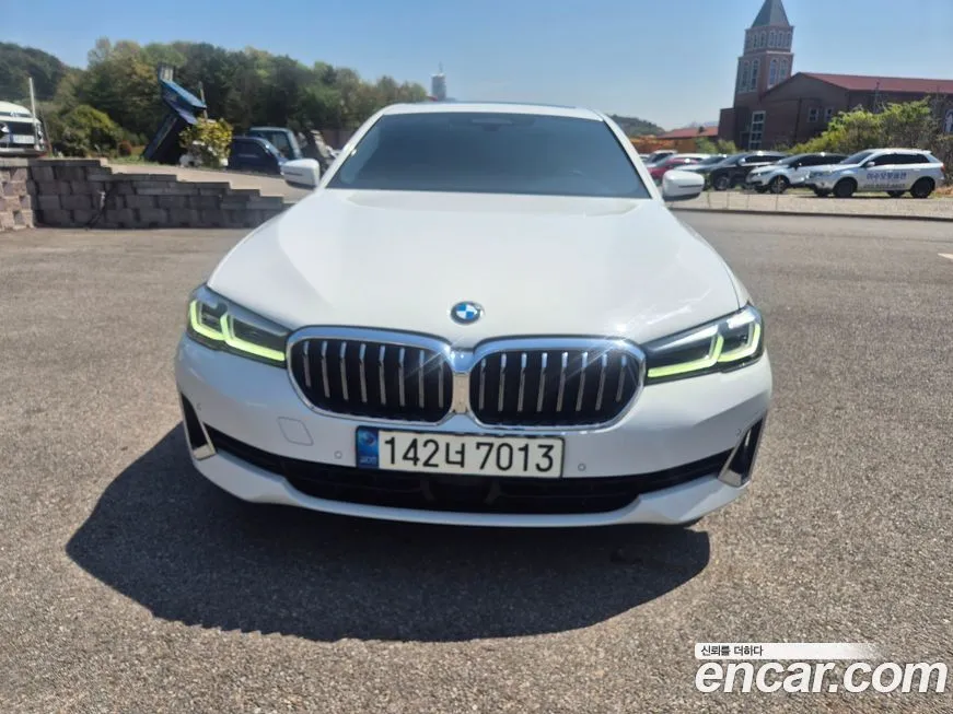 BMW 5-Series — фото 1