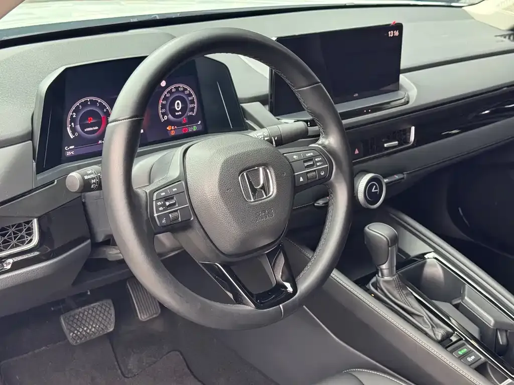 Honda Inspire 2023 из CN, фото 3