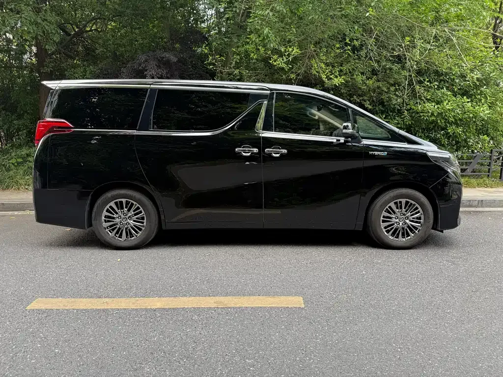 Toyota Alphard 2022 из CN, фото 10