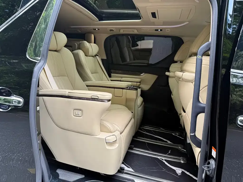 Toyota Alphard 2022 из CN, фото 5