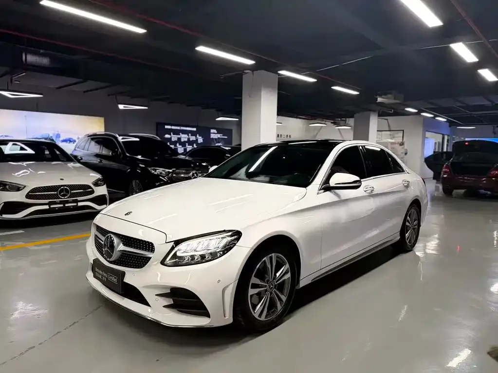 Mercedes-Benz C-Class — фото 1