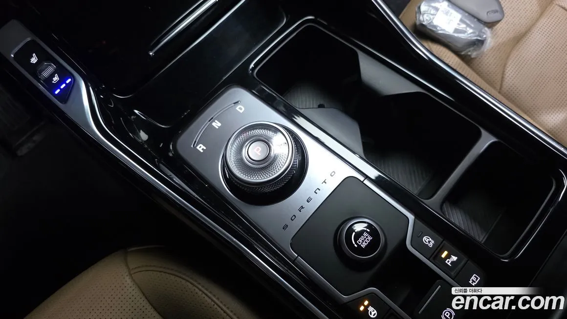 Kia Sorento — фото 7
