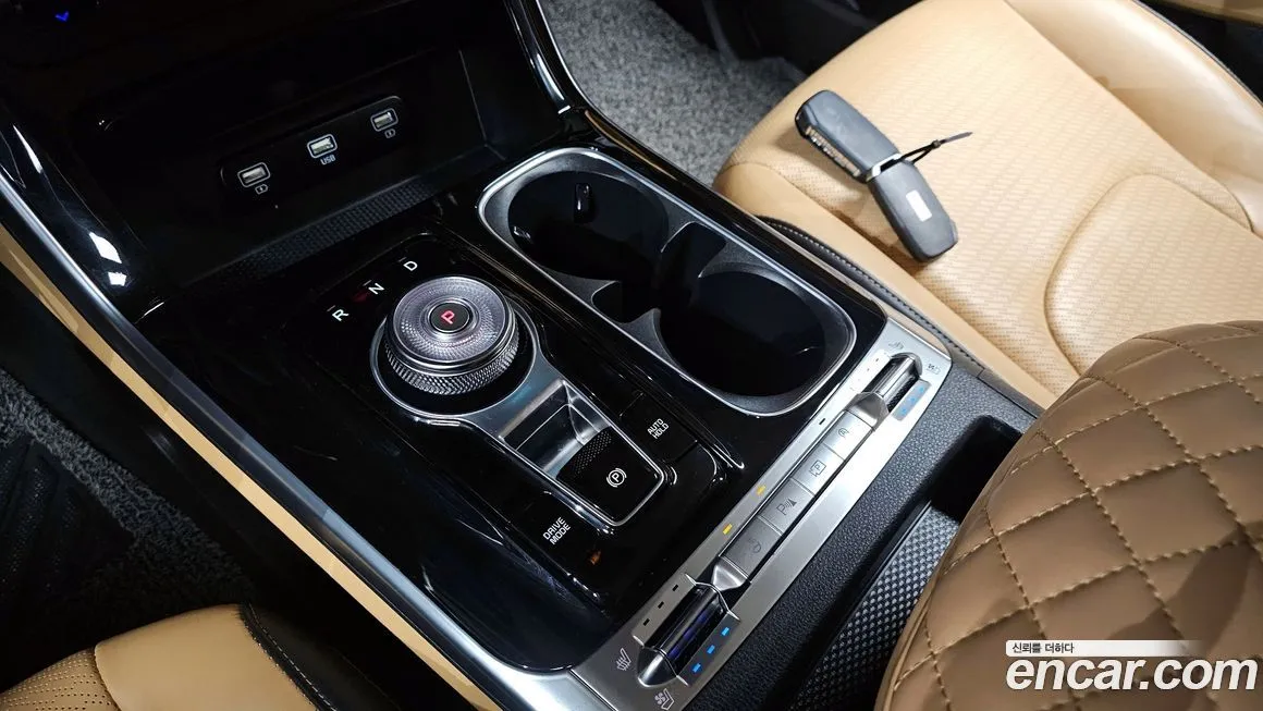 Kia Carnival — фото 10