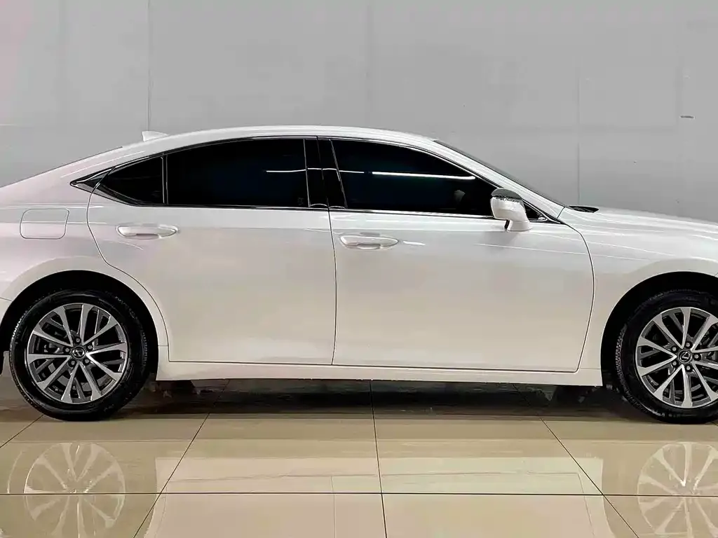 Lexus ES 2026 из CN, фото 4