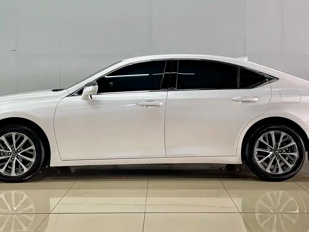 Lexus ES 2026 из CN, фото 2