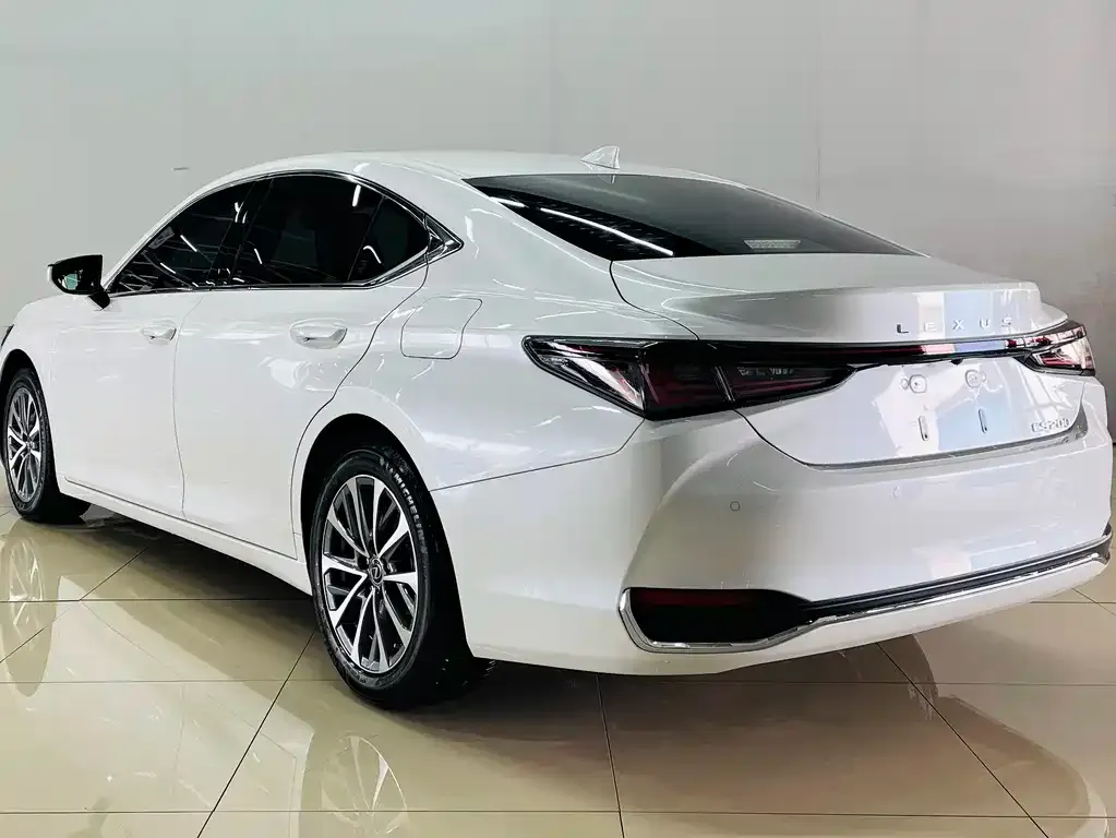 Lexus ES 2026 из CN, фото 3