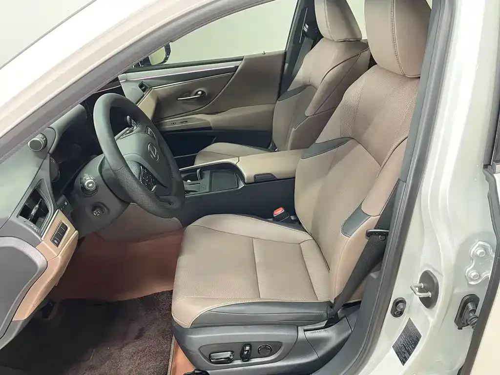 Lexus ES 2026 из CN, фото 6