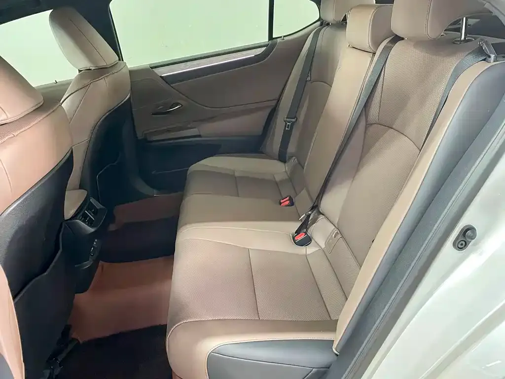 Lexus ES 2026 из CN, фото 7