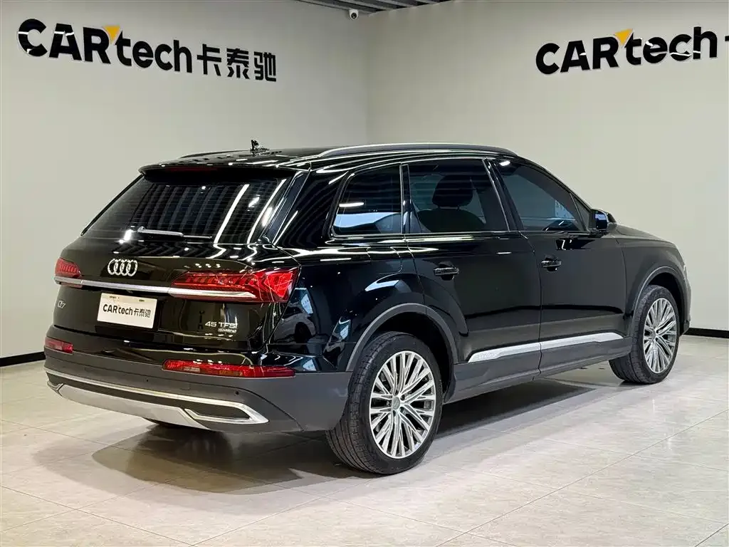 Audi Q7 2022 из CN, фото 4