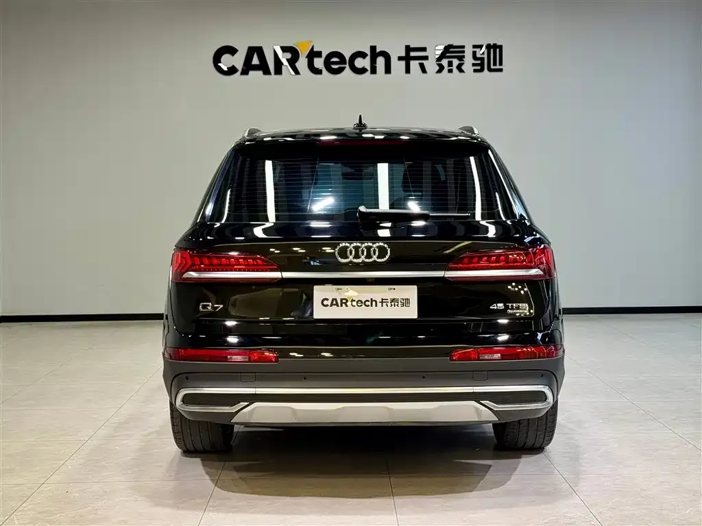 Audi Q7 2022 из CN, фото 2