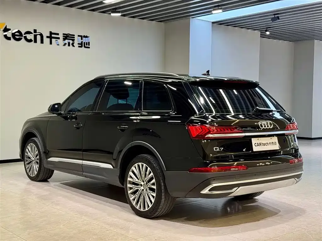 Audi Q7 2022 из CN, фото 9