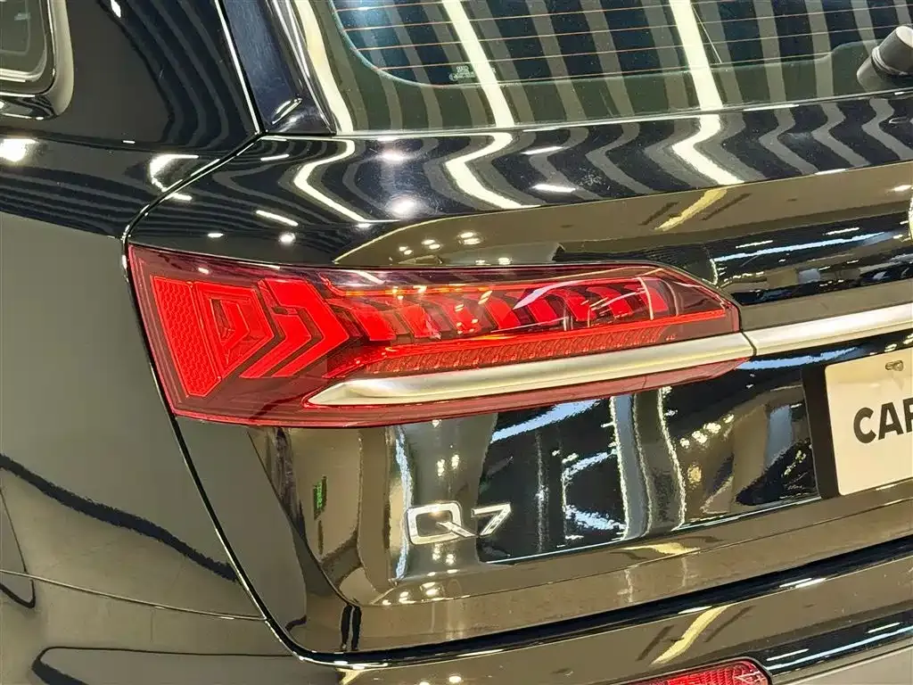 Audi Q7 2022 из CN, фото 10