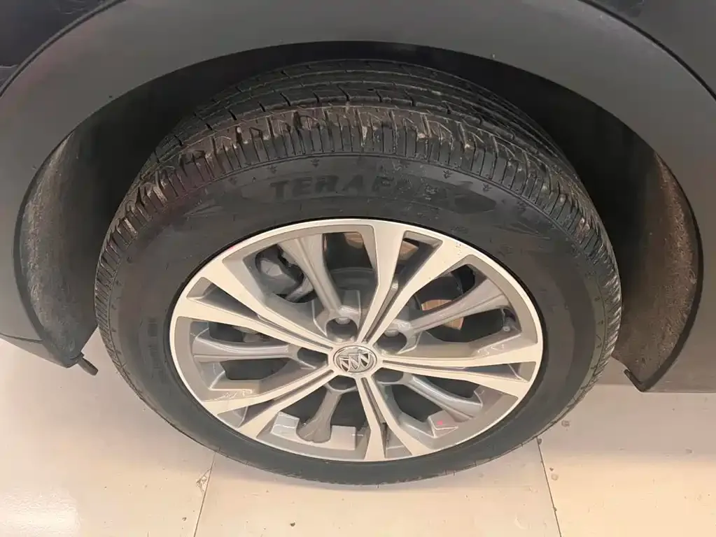 Buick Envision Plus — фото 6