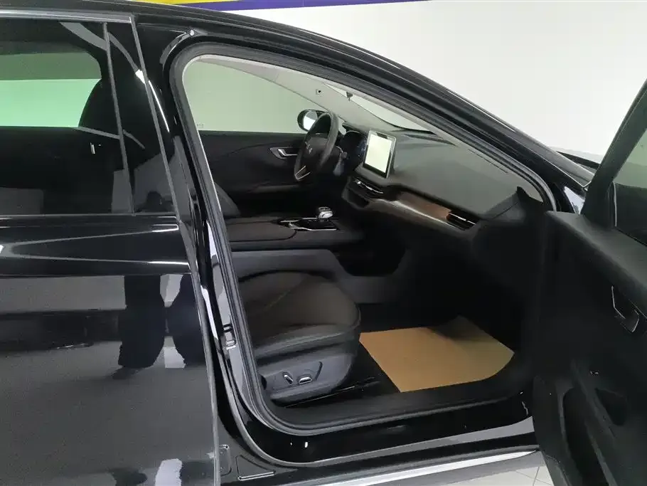 Hongqi E-QM5 2023 из CN, фото 6