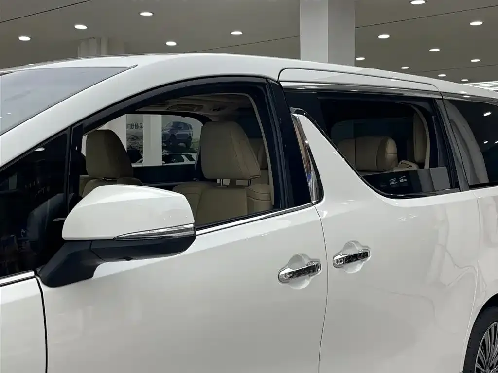 Toyota Alphard 2022 из CN, фото 7