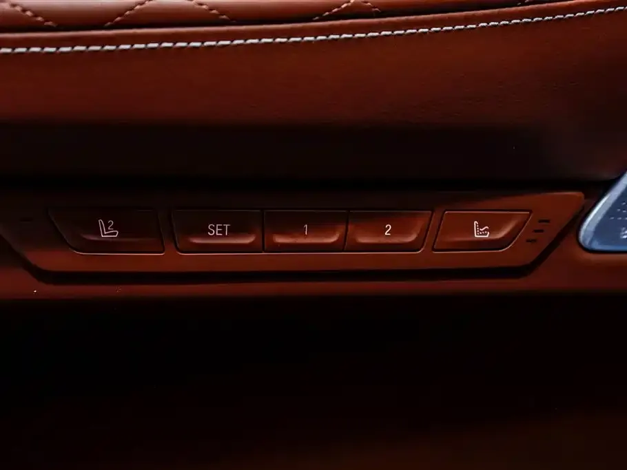 BMW 7 Series — фото 5