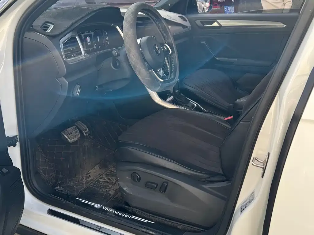 Volkswagen T-Roc 2023 из CN, фото 5
