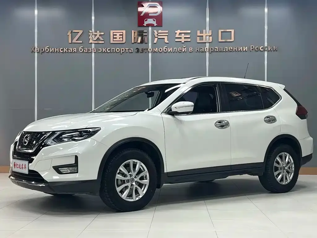 Nissan X-Trail — фото 1