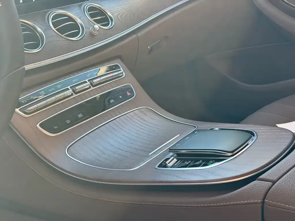 Mercedes-Benz E-Class 2023 из CN, фото 2