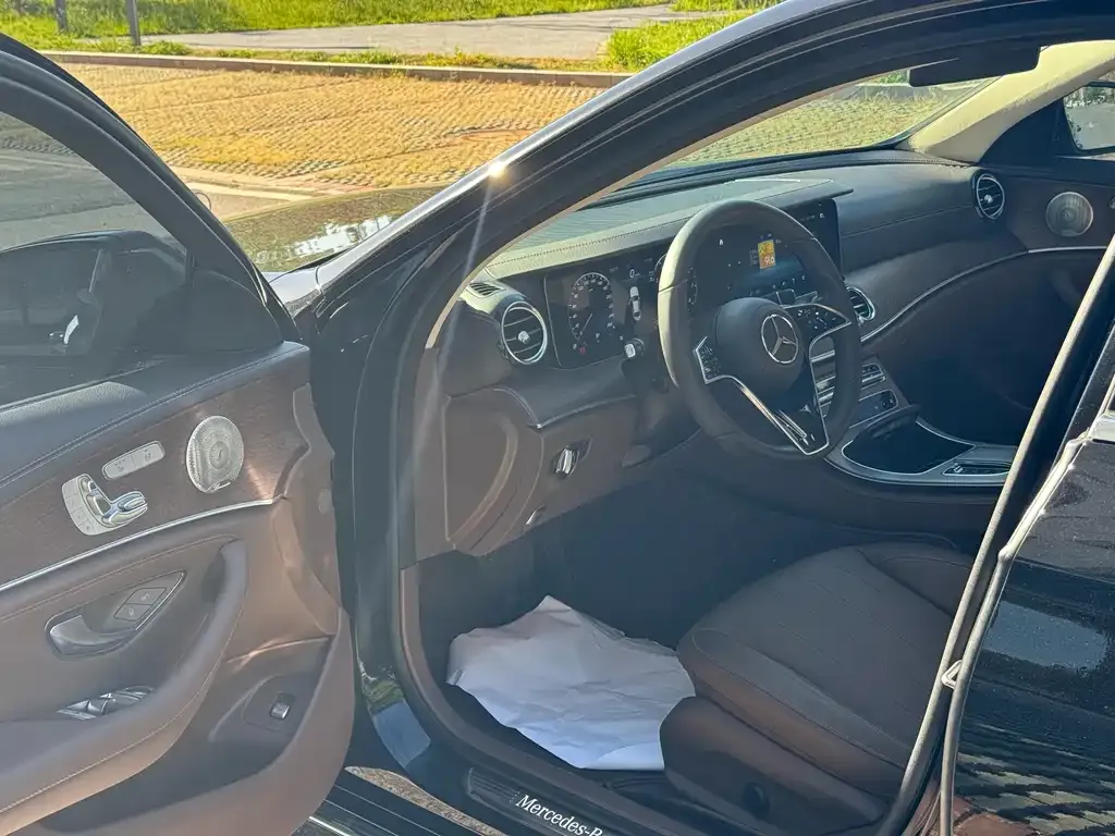 Mercedes-Benz E-Class 2023 из CN, фото 10