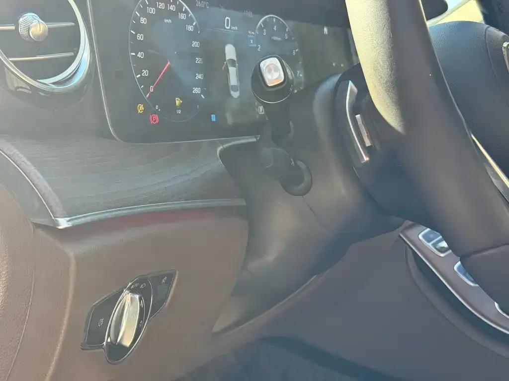 Mercedes-Benz E-Class 2023 из CN, фото 8