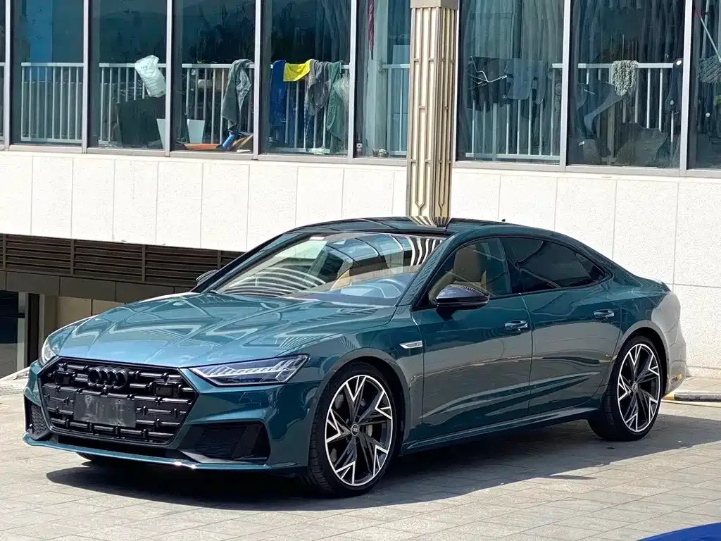 Audi A7L 2022 из CN, фото 1
