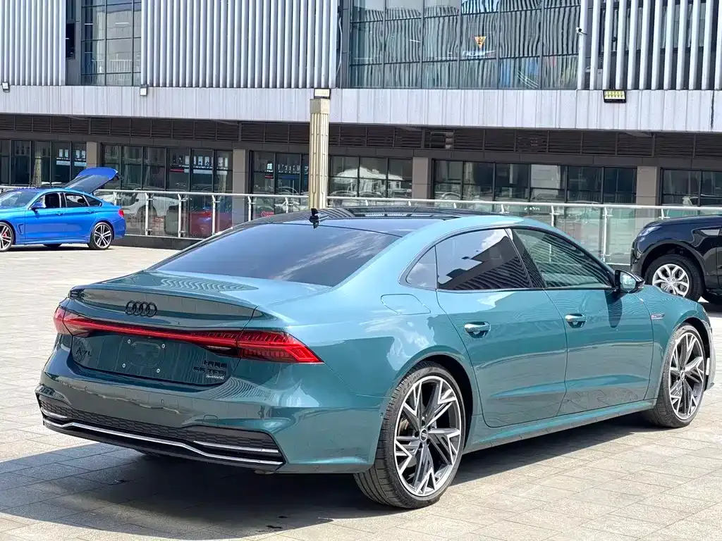 Audi A7L 2022 из CN, фото 6