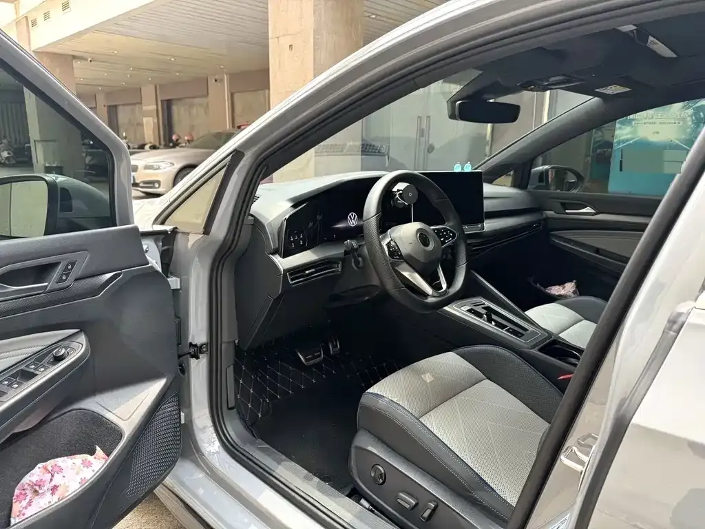 Volkswagen Golf 2025 из CN, фото 8
