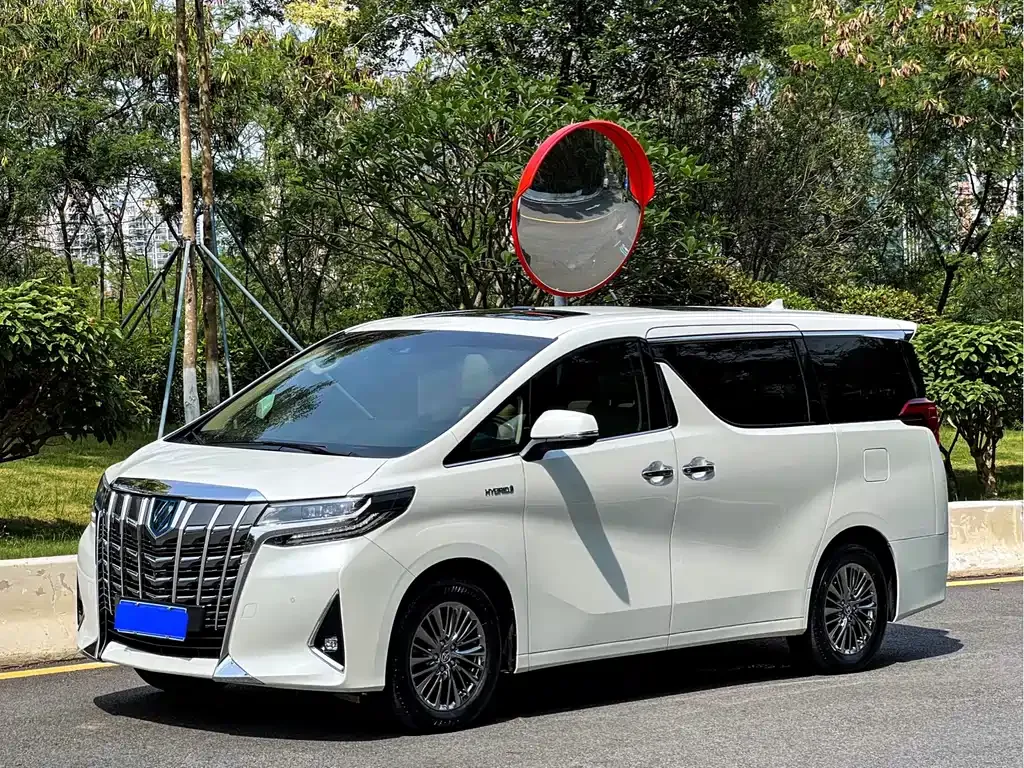 Toyota Alphard 2022 из CN, фото 1