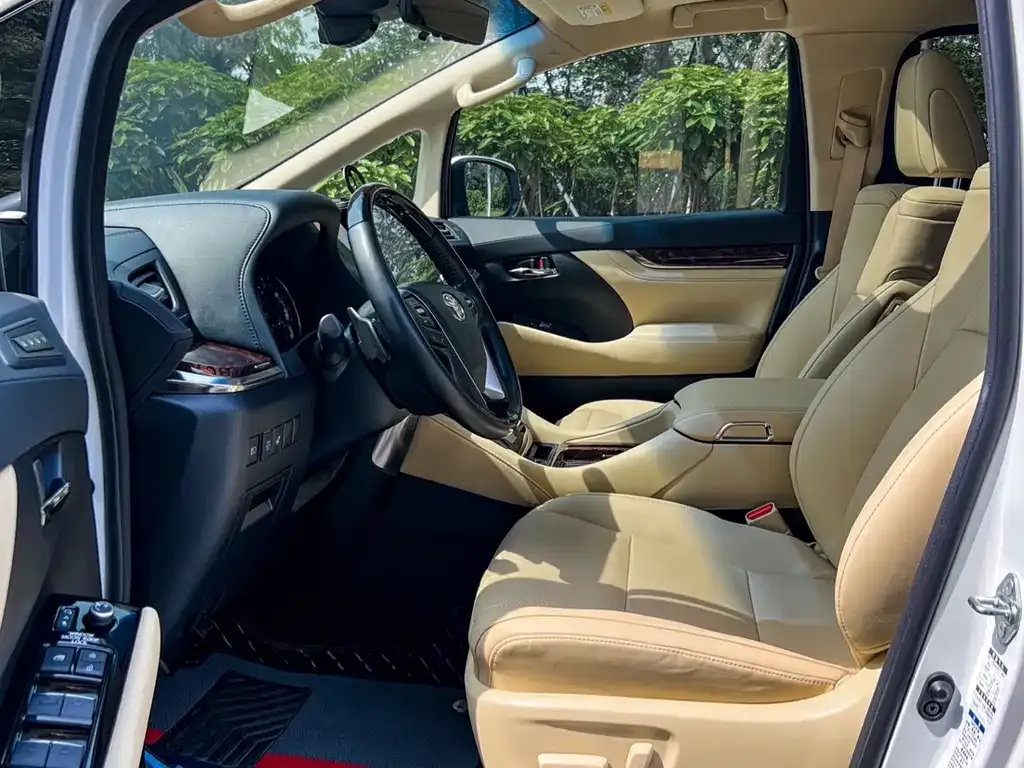 Toyota Alphard 2022 из CN, фото 7