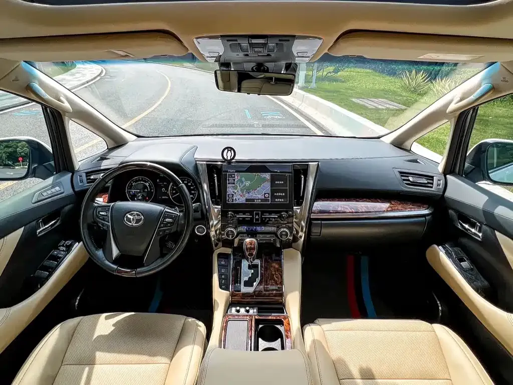 Toyota Alphard 2022 из CN, фото 3