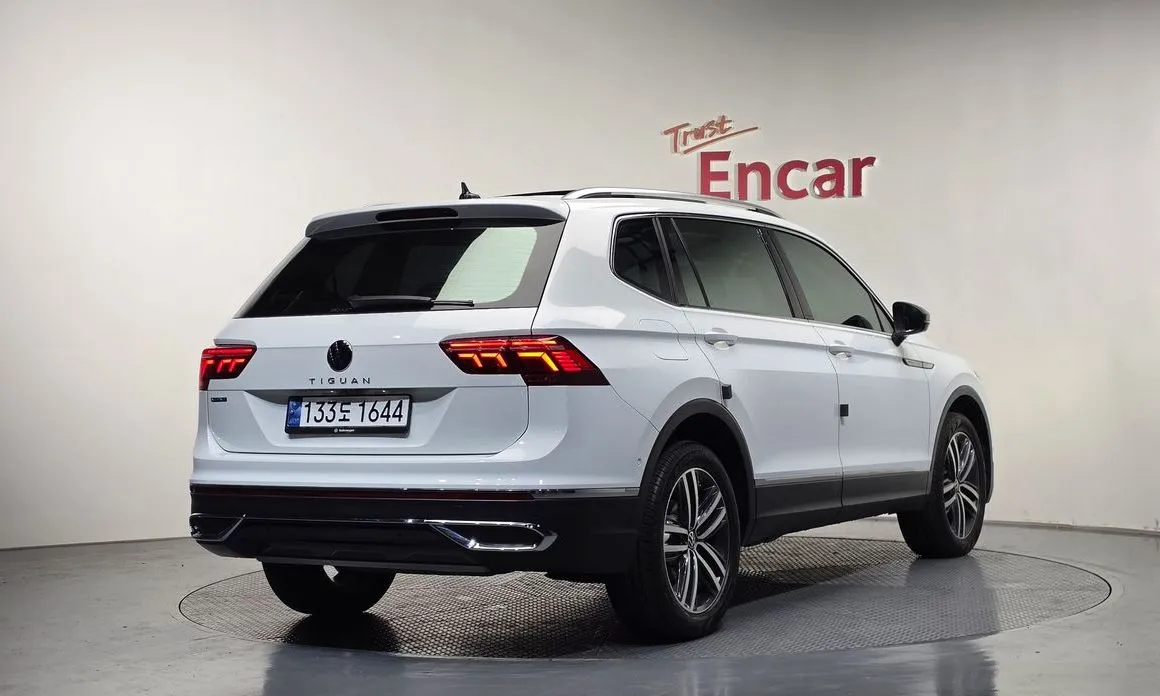 Volkswagen Tiguan — фото 4