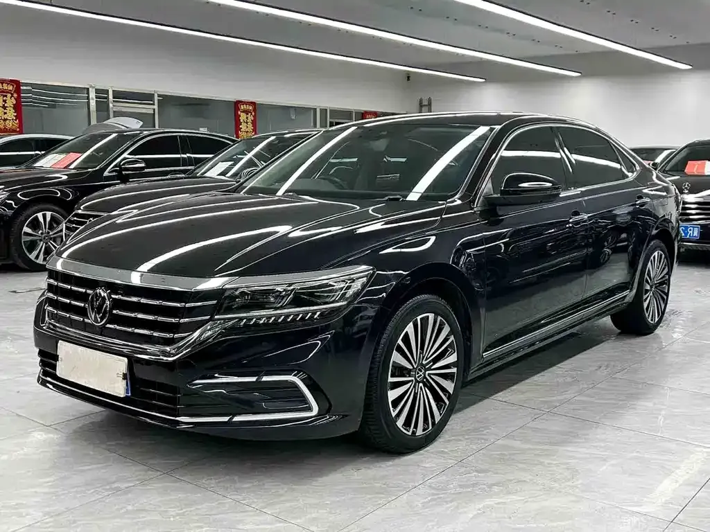Volkswagen Passat — фото 1