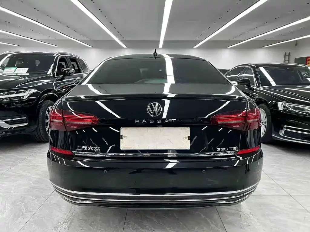Volkswagen Passat — фото 7