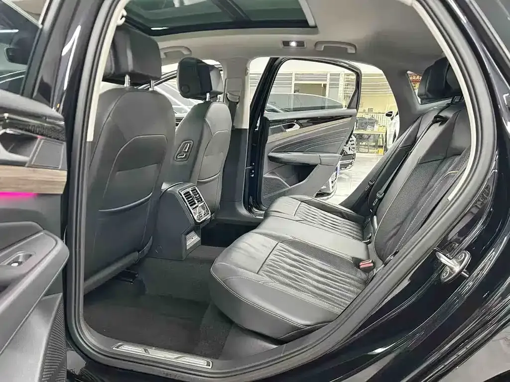 Volkswagen Passat — фото 6