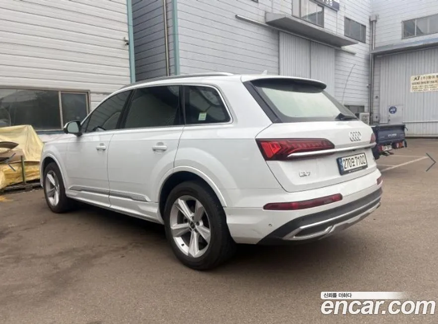 Audi Q7 2021 из KR, фото 7