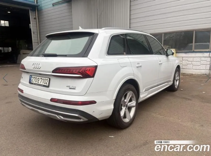 Audi Q7 2021 из KR, фото 9