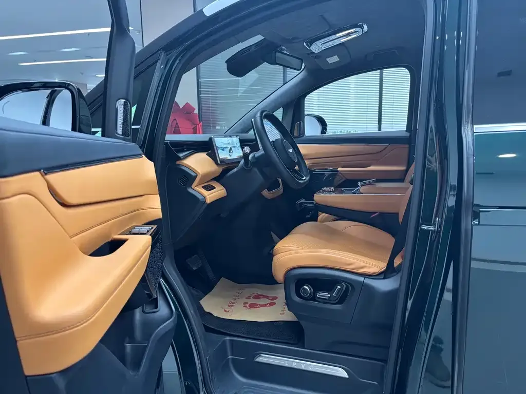 Geely Yizhen L380 2025 из CN, фото 8