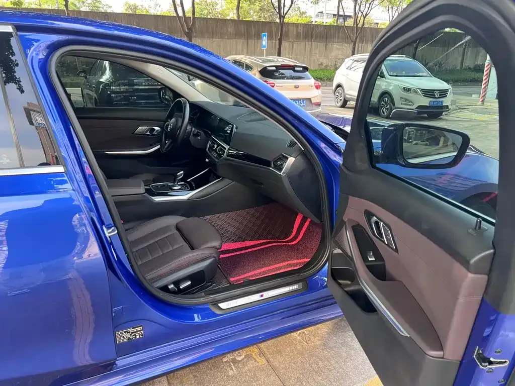 BMW 3 Series 2021 из CN, фото 2