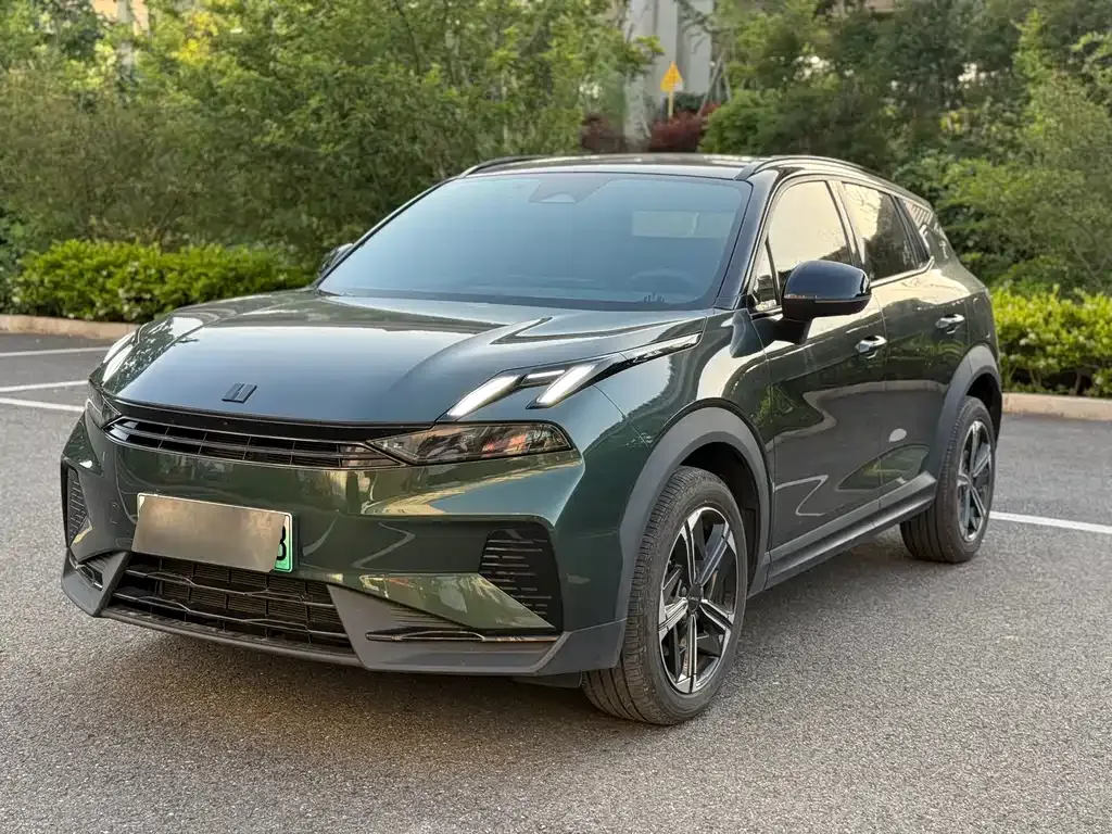 Lynk & Co 06 EM-P