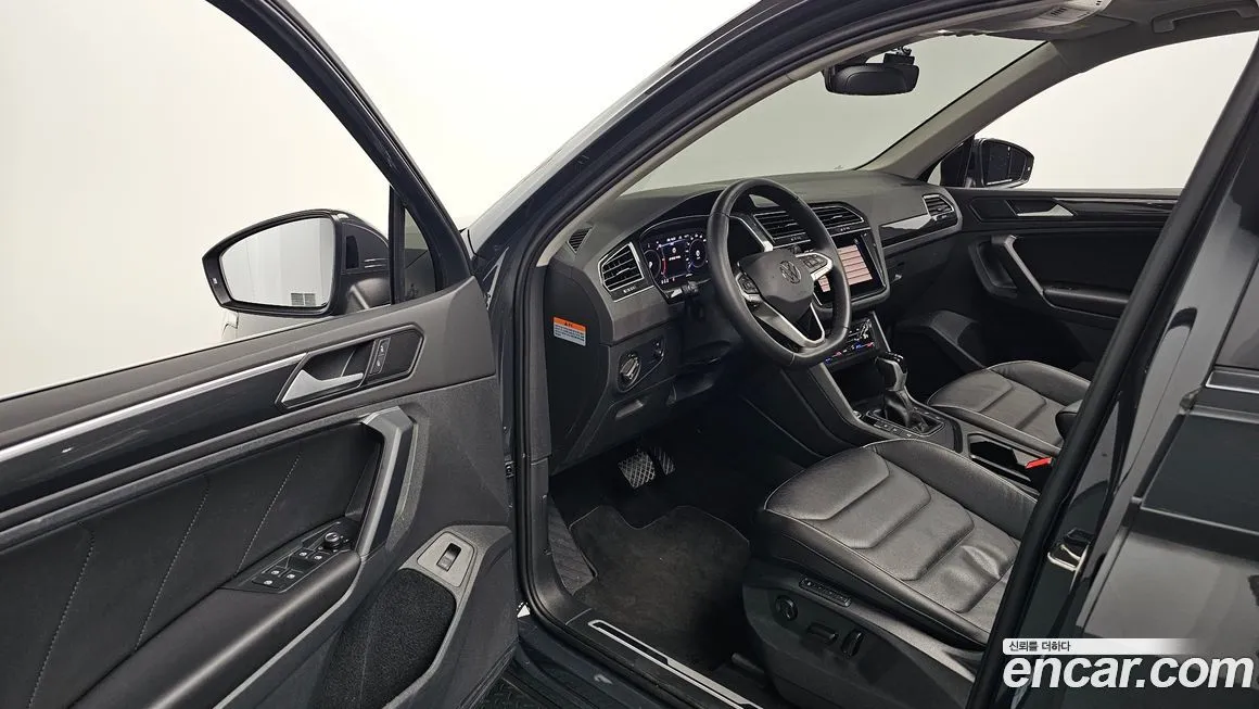 Volkswagen Tiguan — фото 8